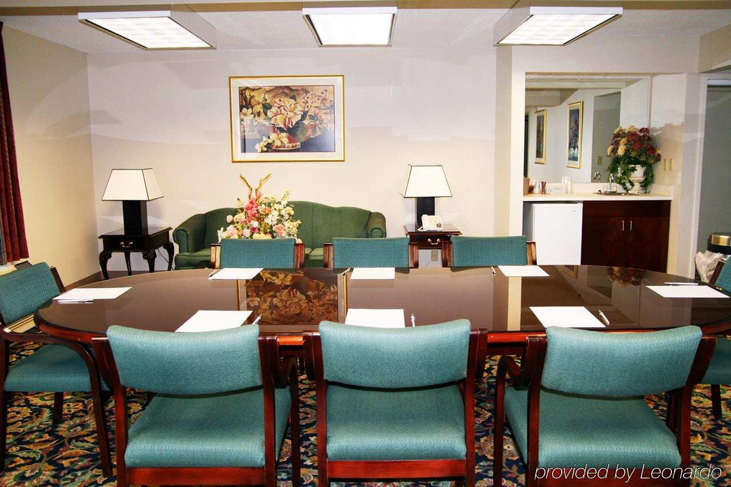 Dublin Inn And Suites Удобства фото